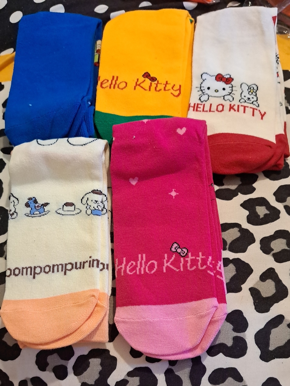 Hello Kitty Christmas Crew Socks 5 Pair Holiday Set OS - Picture 2 of 12